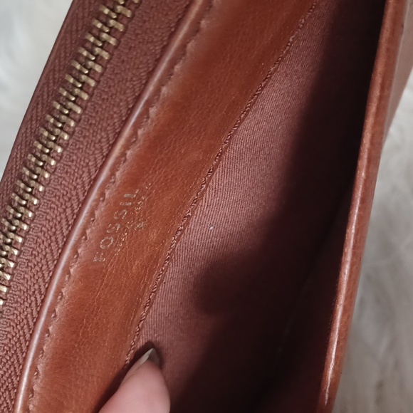 Fossil Classic Leather Wallet - Picture 8 of 12